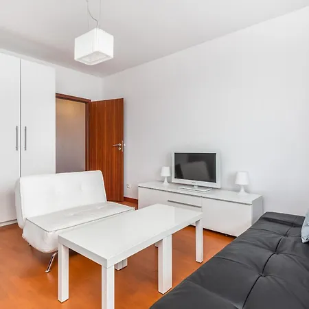 Baltic Park - Nadmorski Apartament Z Widokiem Na Morze - By Renters * 슈비노우이스쳬